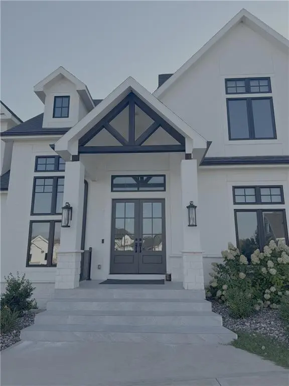15820 Oakmont ST, Overland Park, KS 66221