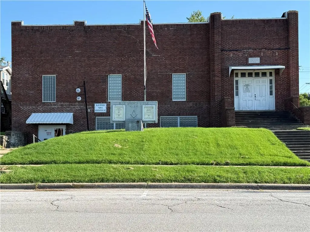 908 W Main ST, Blue Springs, MO 64015