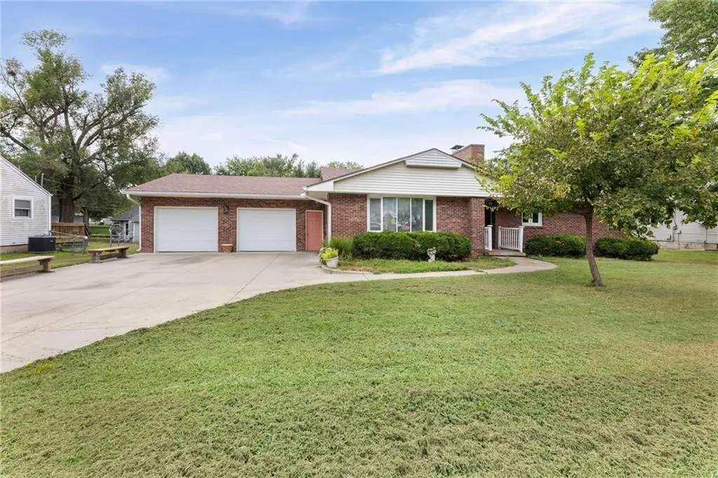 940 S Ash ST, Ottawa, KS 66067