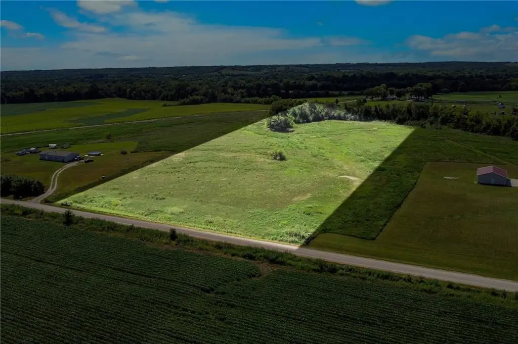 4742 Douglas TER, Lane, KS 66042