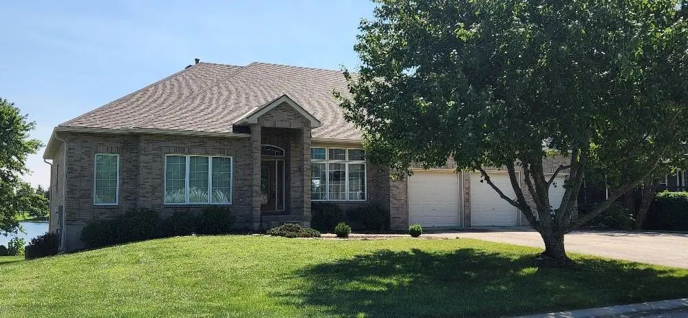 15613 Cedar LN, Basehor, KS 66007