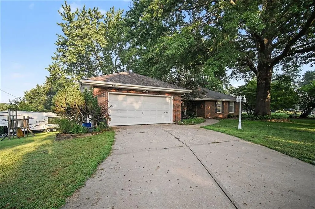 420 Glendale RD, Liberty, MO 64068