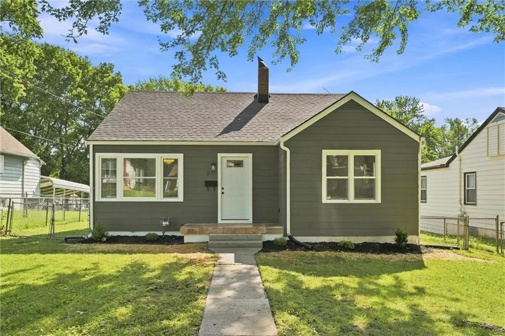 1355 S Pearl ST, Independence, MO 64055