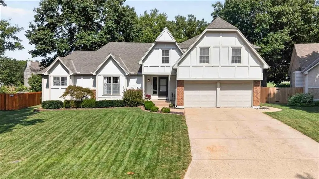 15738 W 148th TER, Olathe, KS 66062