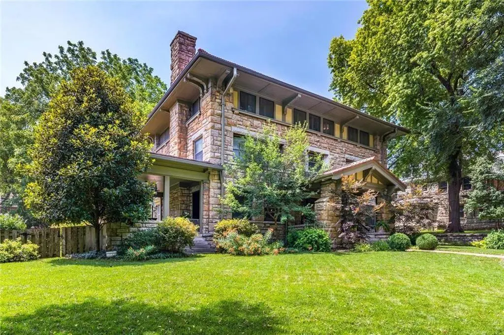 3726 Madison AVE, Kansas City, MO 64111