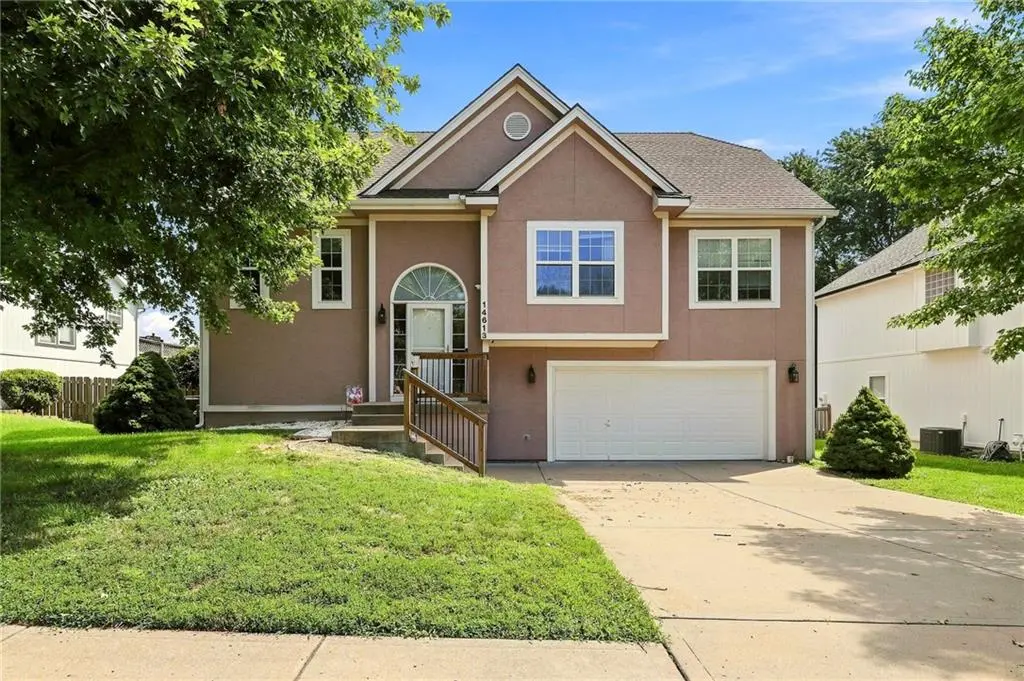 14613 Wicklow ST, Smithville, MO 64089