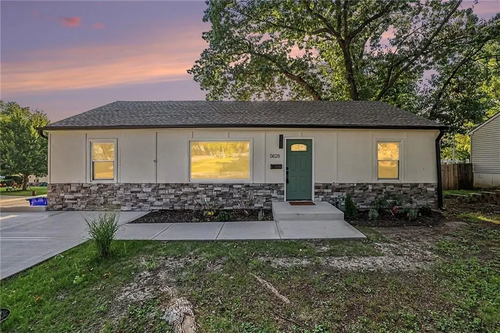 5628 Melrose LN, Shawnee, KS 66203