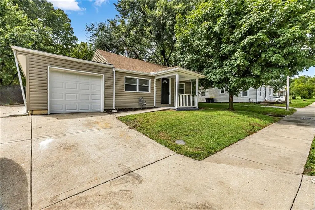 3820 N Brighton AVE, Kansas City, MO 64117