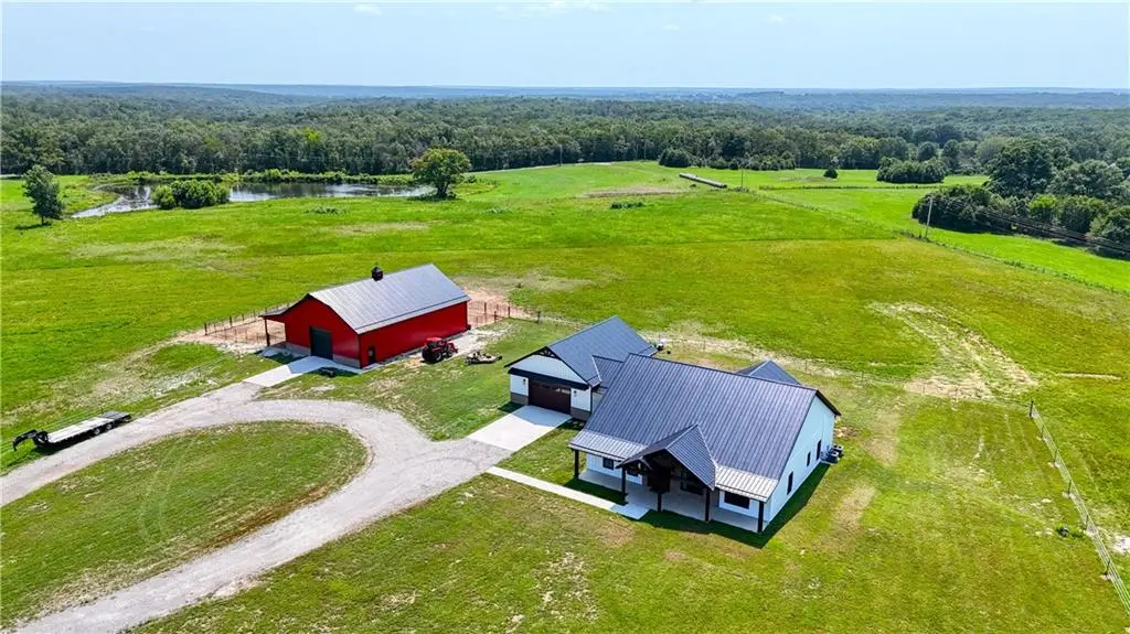 4674 NW B HWY, Appleton City, MO 64724
