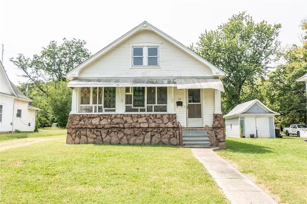 117 S 8th ST, Fredonia, KS 66736