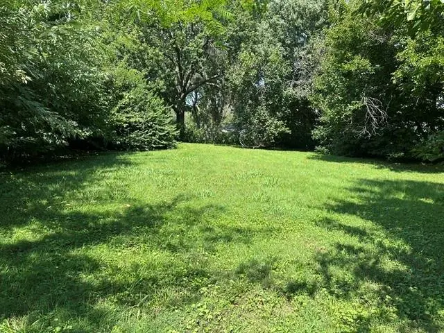 NE 71st ST, Gladstone, MO 64118