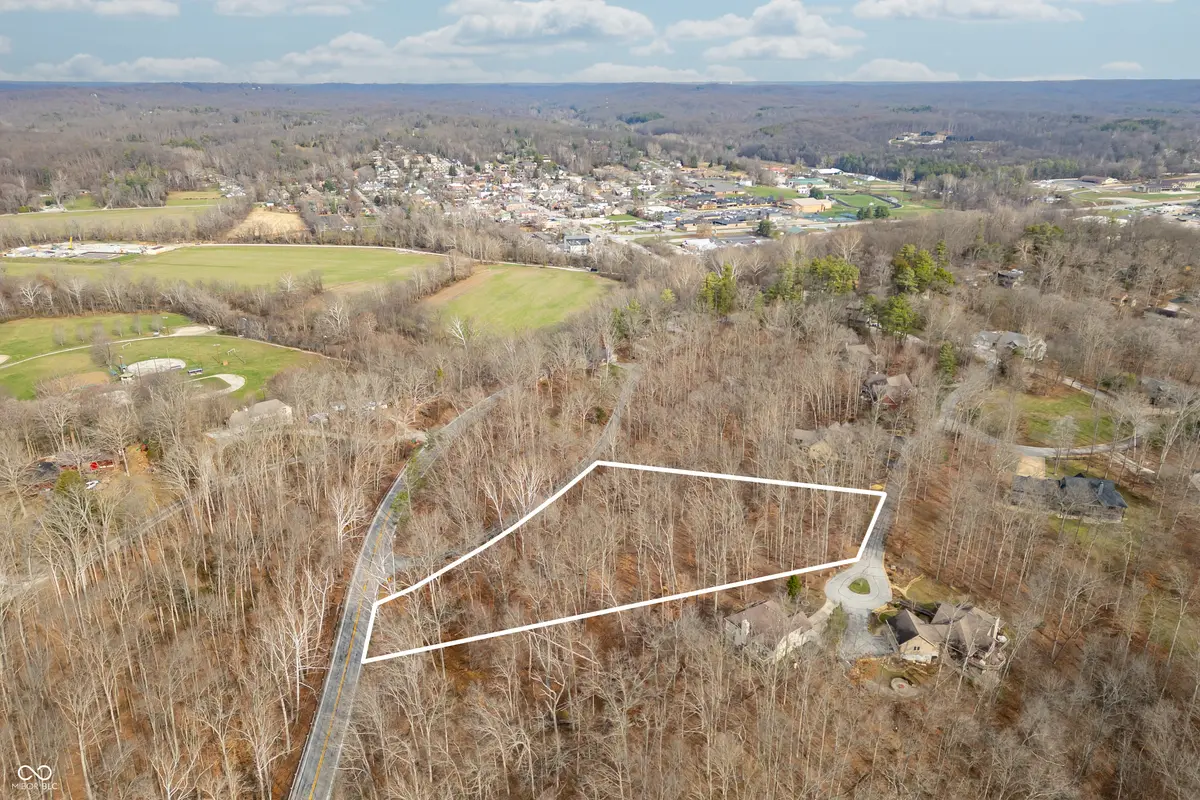 149 Hilltop LN, Nashville, IN 47448
