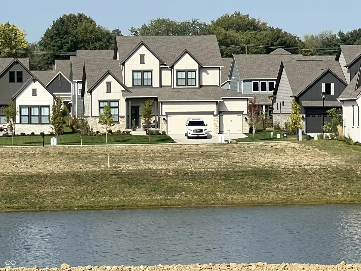 19837 Chatham Shore LN, Westfield, IN 46074