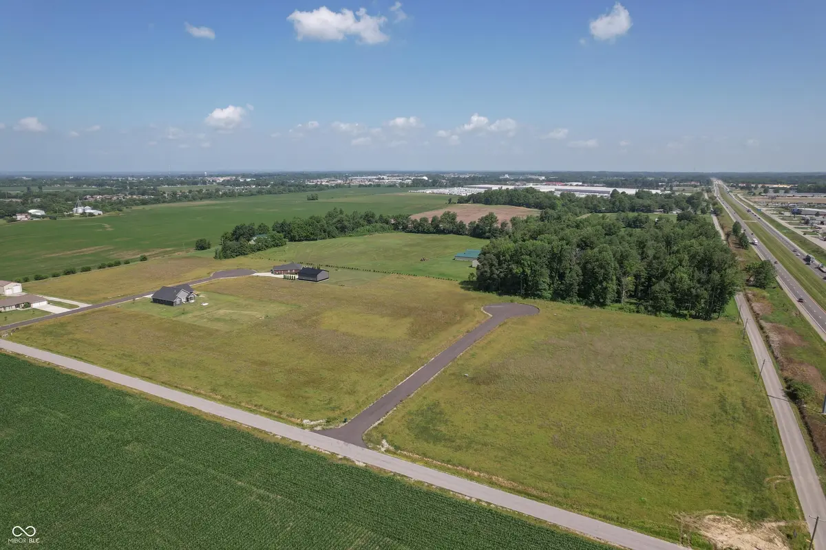 10408 Emerald CT N, Seymour, IN 47274