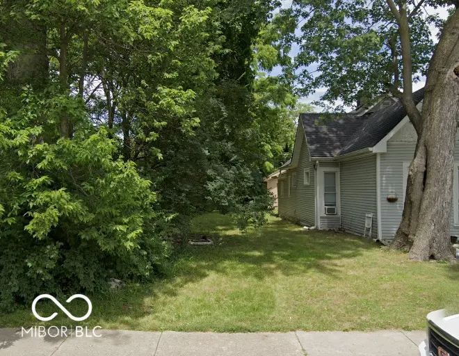 930 W Roache ST, Indianapolis, IN 46208