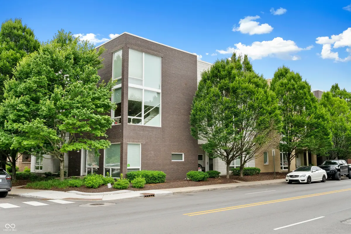 932 N Broadway ST #4, Indianapolis, IN 46202