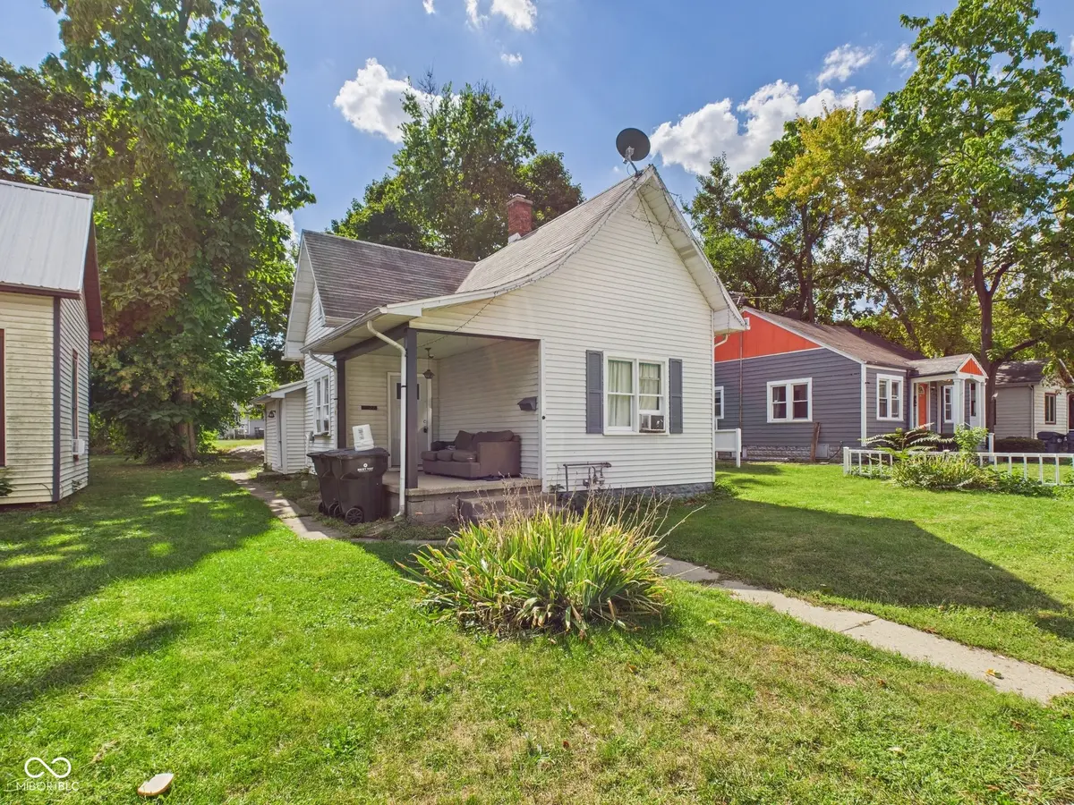 1027 W 11th ST, Anderson, IN 46016