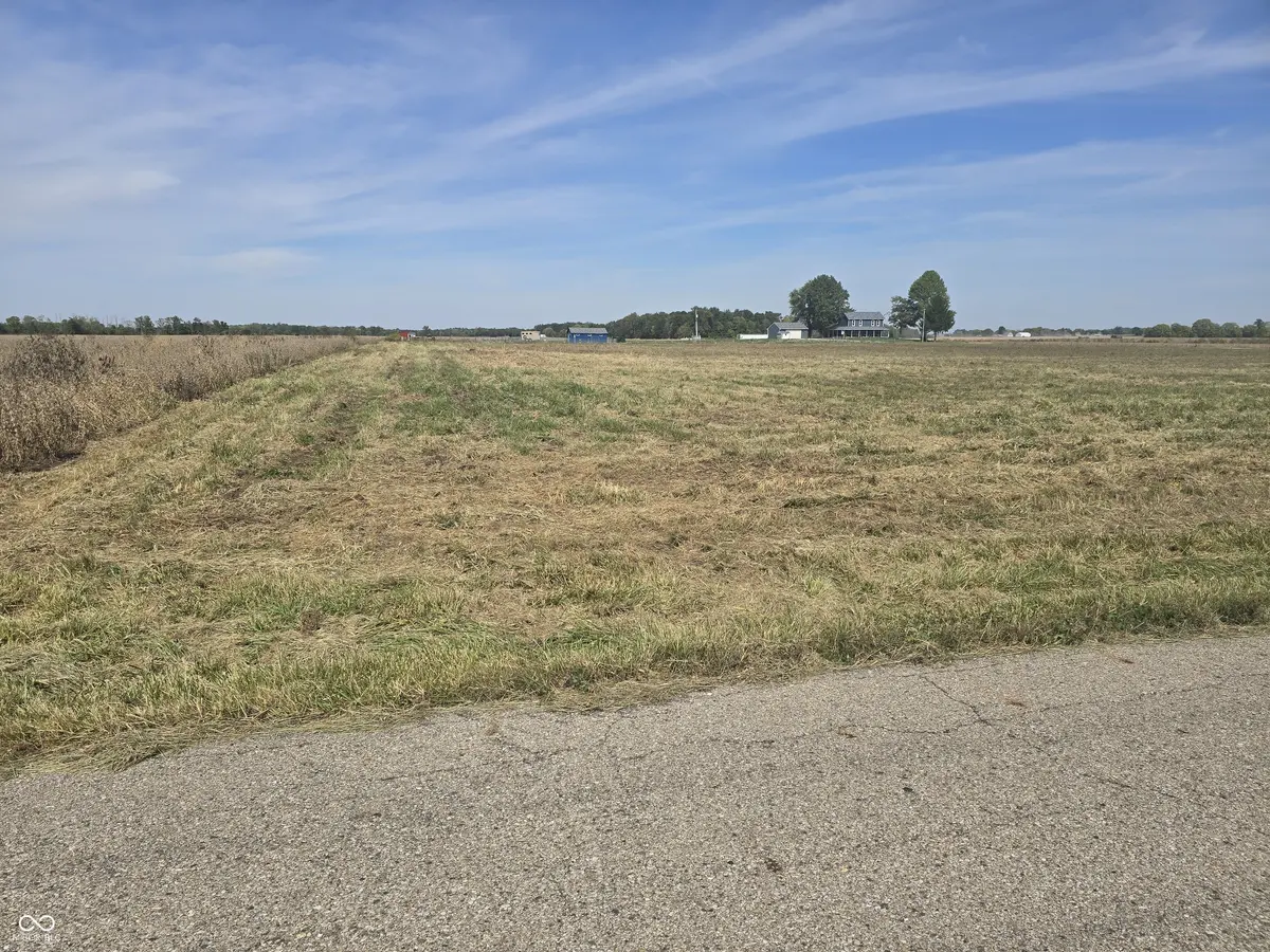 near 7160 E 200 North RD, Shelbyville, IN 46176