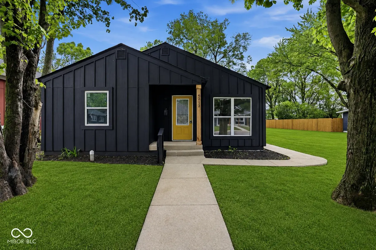 4213 Kingsley DR, Indianapolis, IN 46205