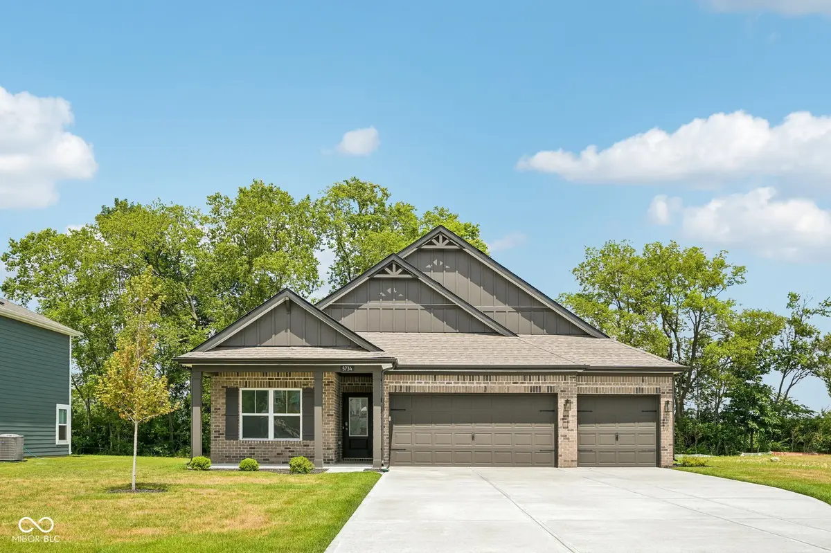 5734 Bancroft DR, Pendleton, IN 46064