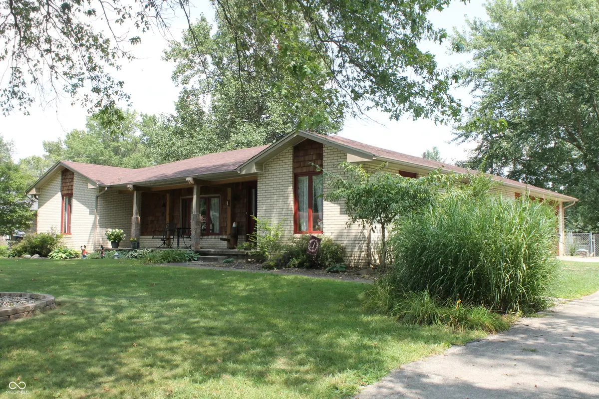 441 Mutton Creek DR, Seymour, IN 47274