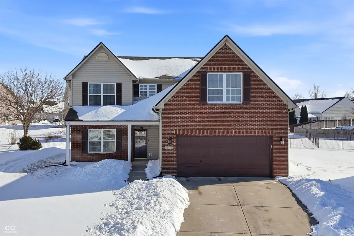 1071 Hazelwood DR, Greenwood, IN 46143
