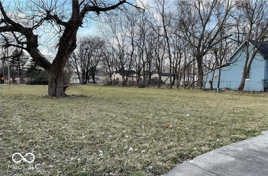2215 Locust ST, Anderson, IN 46016