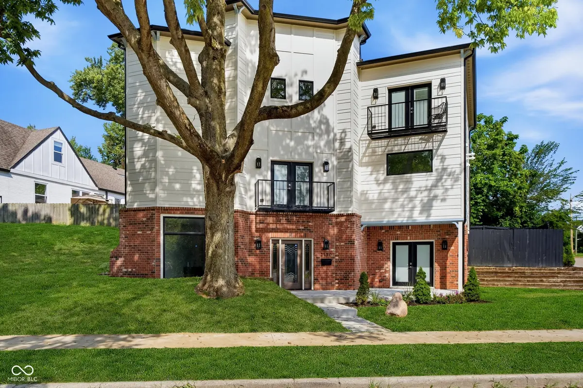 2130 Brookside Parkway North DR, Indianapolis, IN 46201