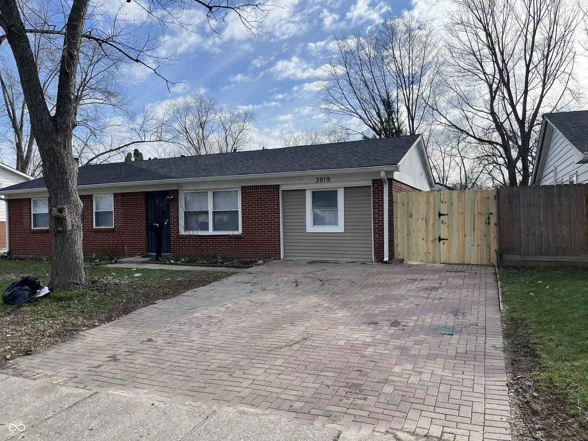 3919 Kivet CT, Indianapolis, IN 46235
