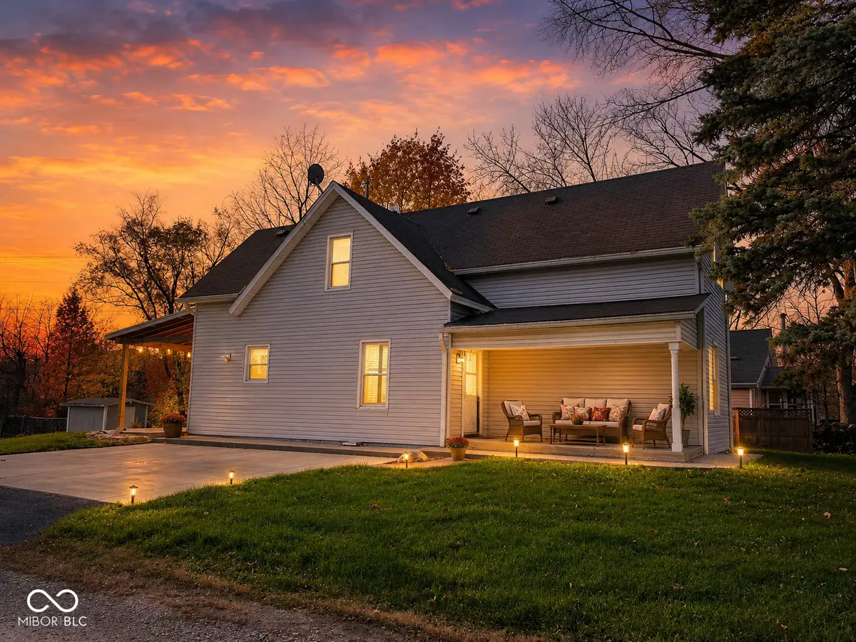 207 Linville AVE, Whitestown, IN 46075