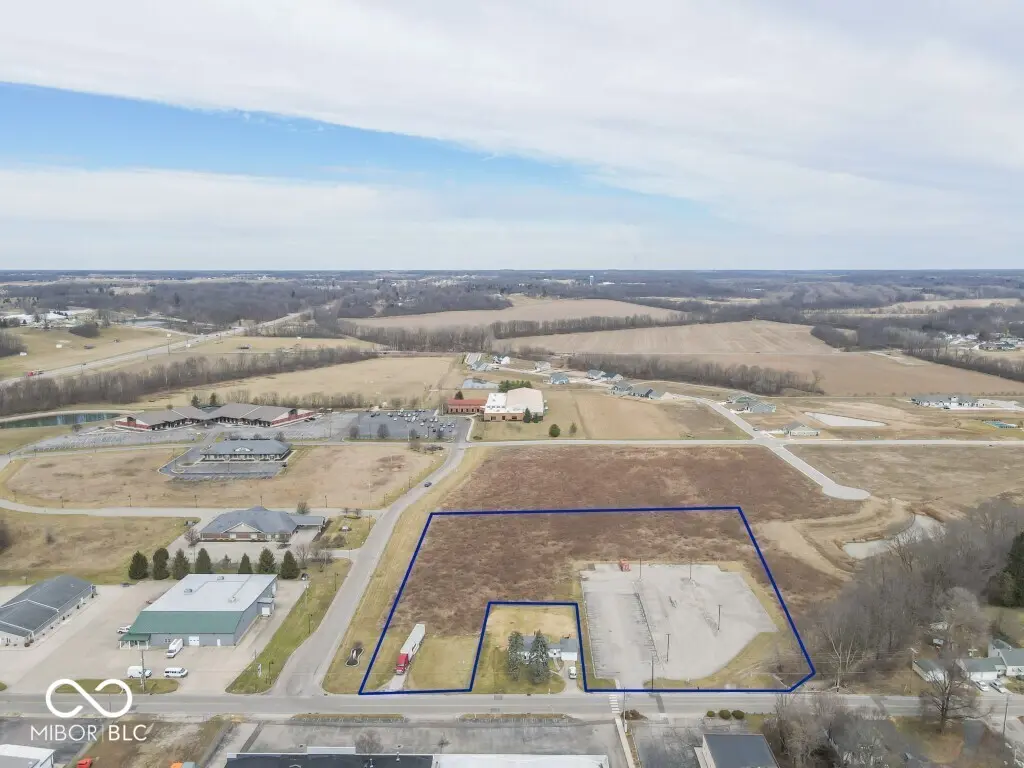 0001 Emerson AVE, IN 47362