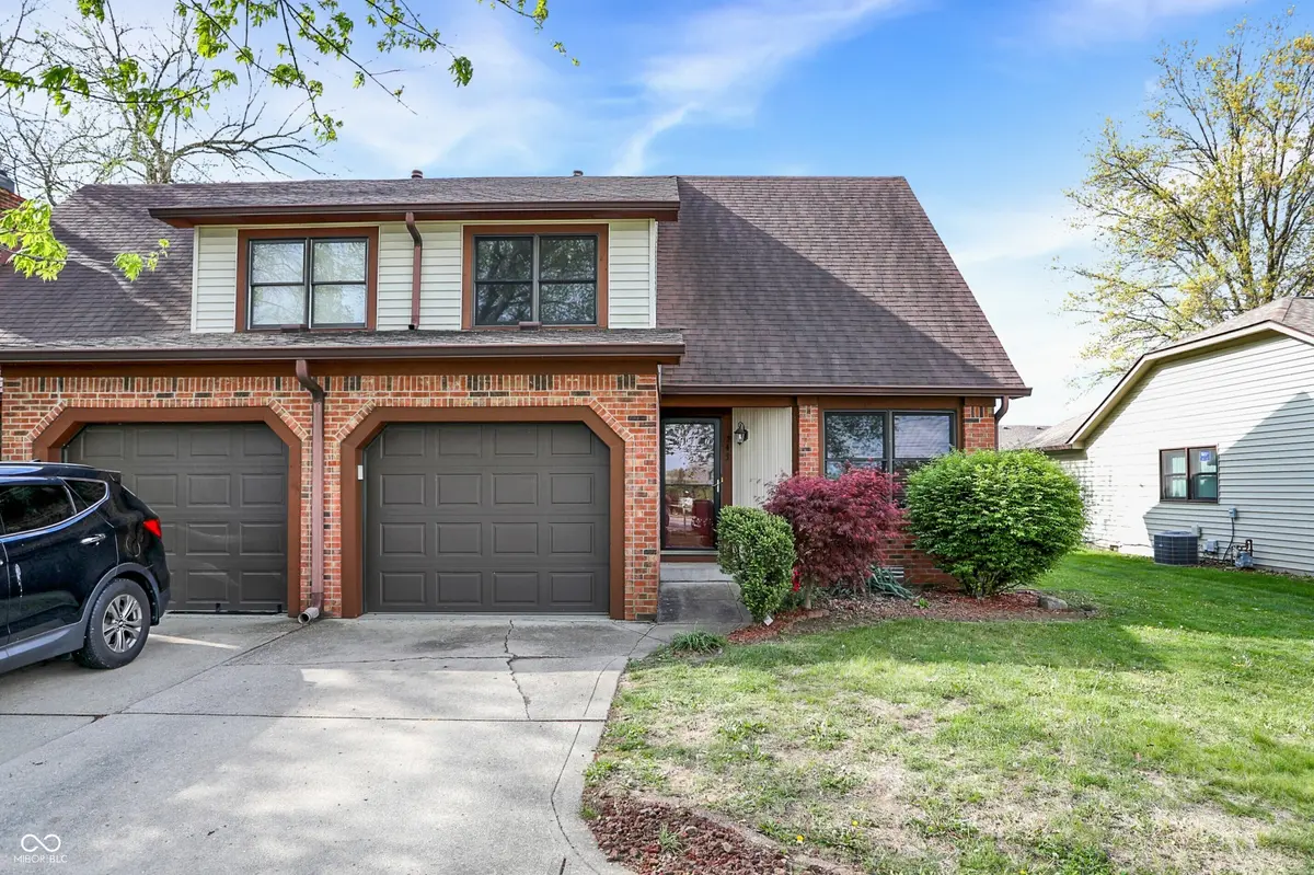 243 E County Line RD, Greenwood, IN 46143