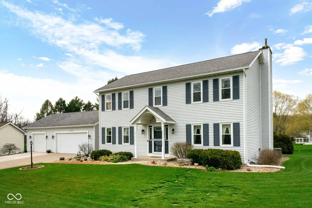 33883 Sumerset LN, New Carlisle, IN 46552