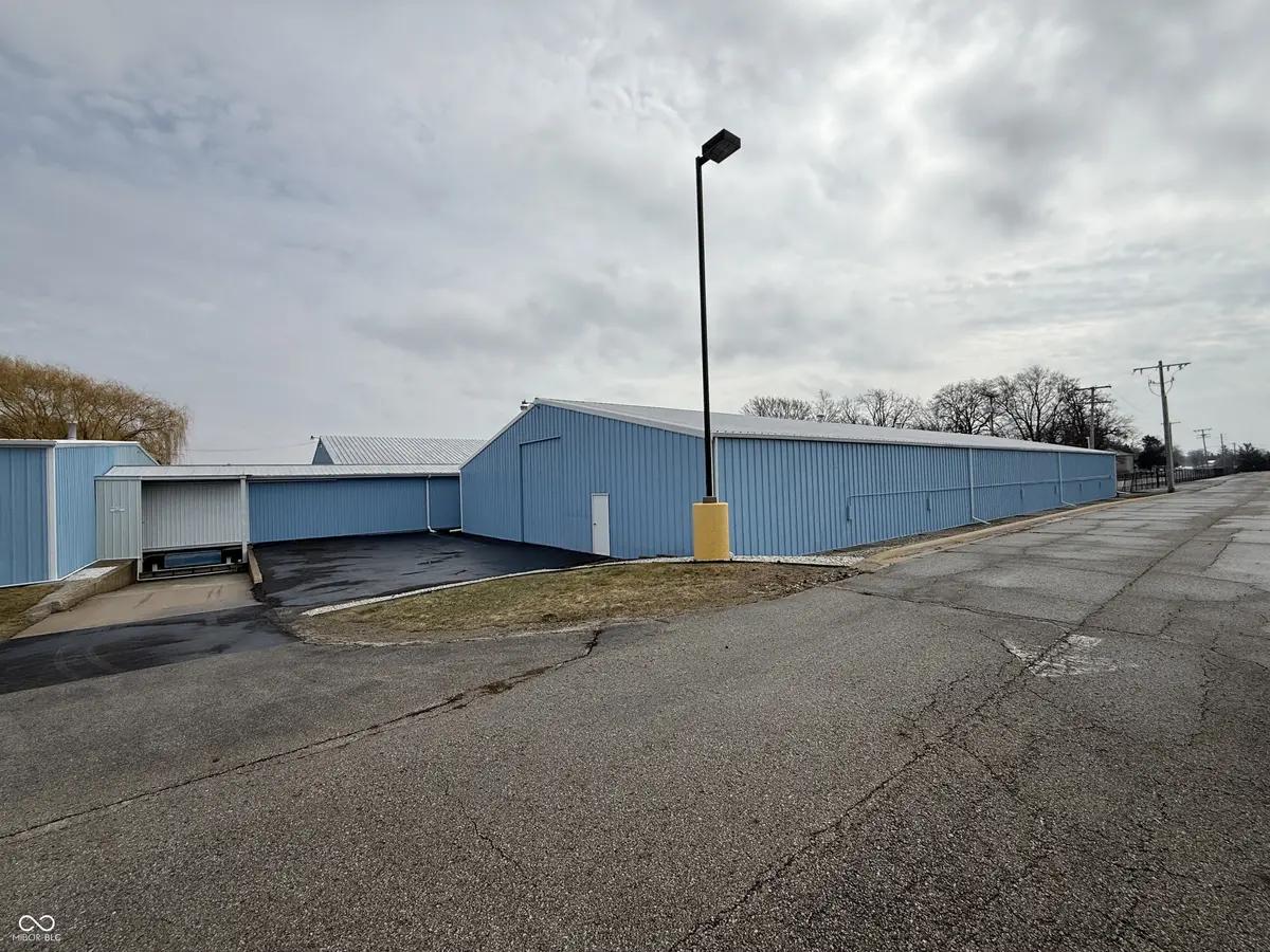 330 Novelty ST, Plymouth, IN 46563