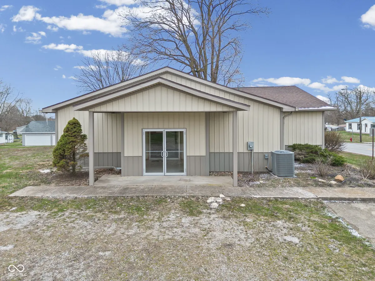 307 S High ST, West Lebanon, IN 47991