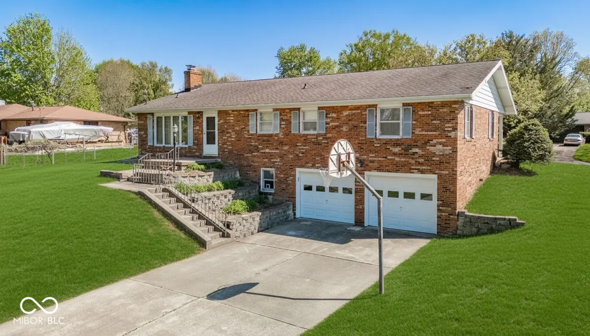 1016 Brunswick WAY, Anderson, IN 46012