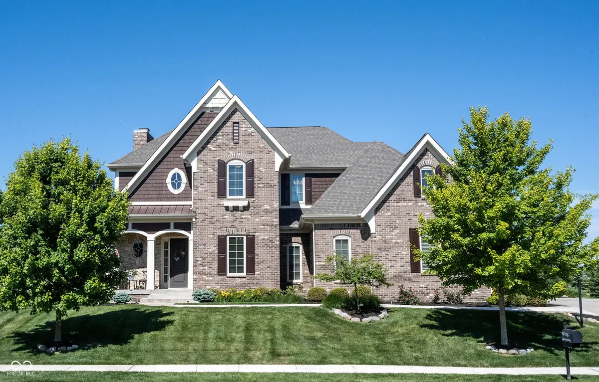 18176 Lakes End DR, Westfield, IN 46074
