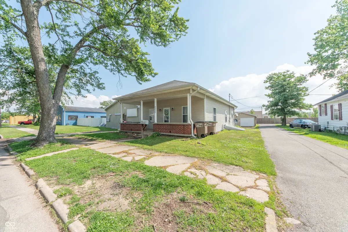 2215 N Cherry ST, Columbus, IN 47201