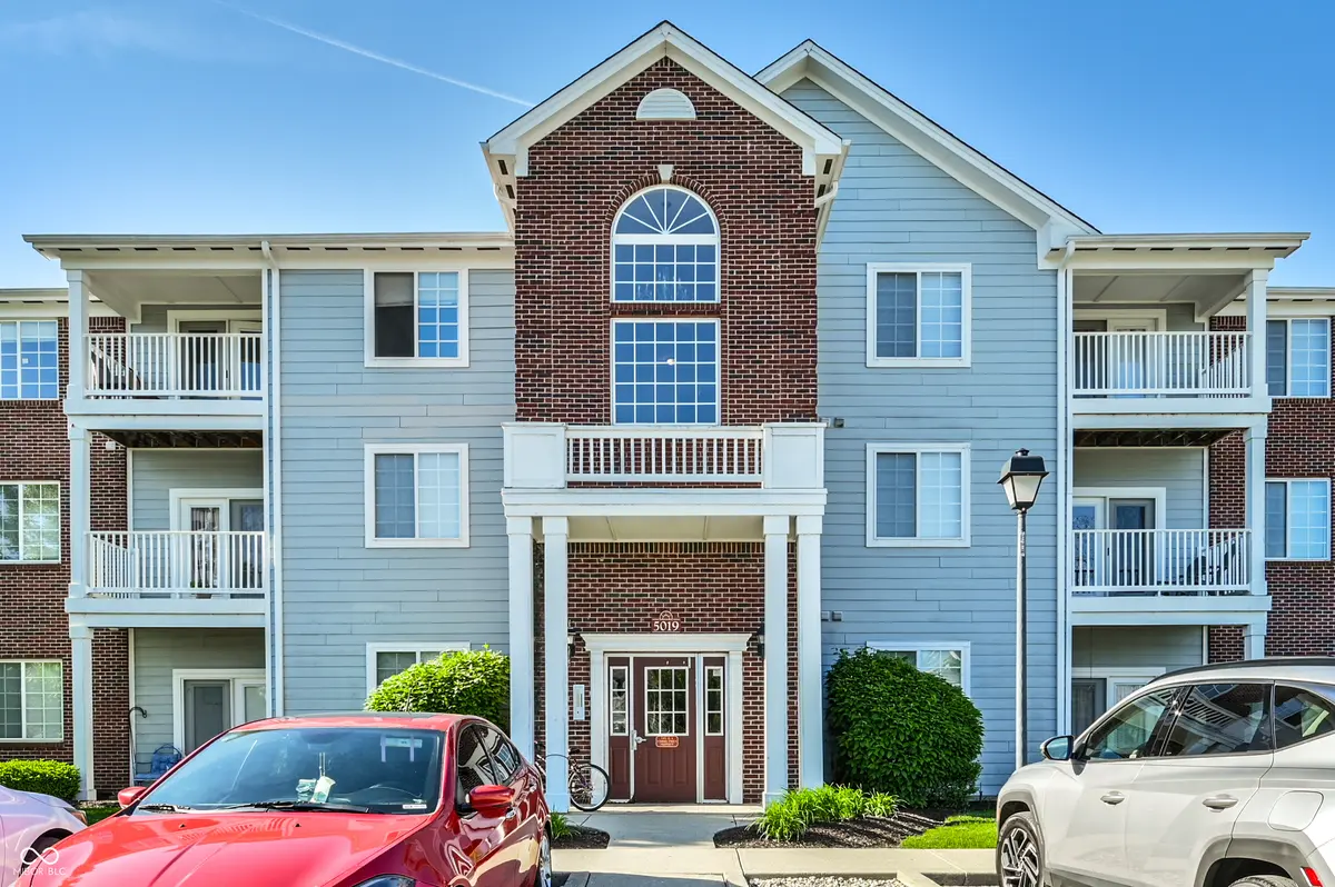 5019 Amber Creek PL #208, Indianapolis, IN 46237