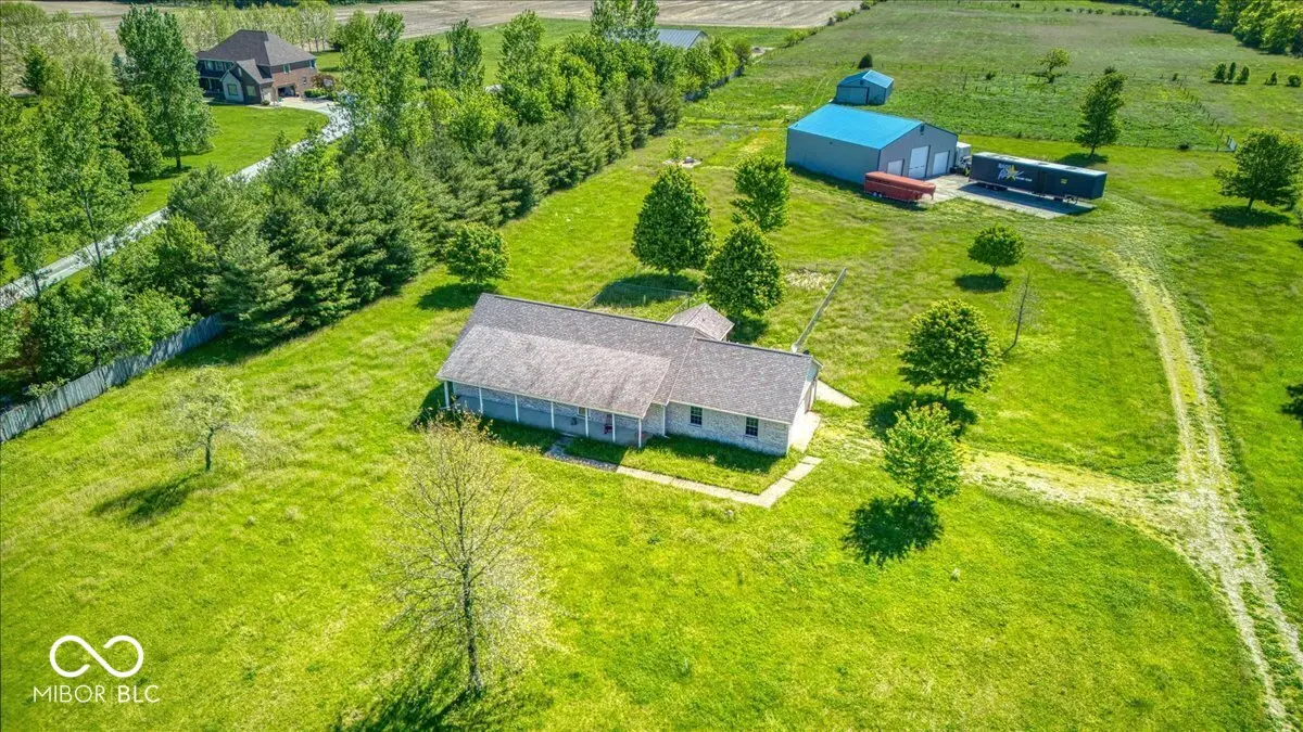 813 S 400 W, Bargersville, IN 46106