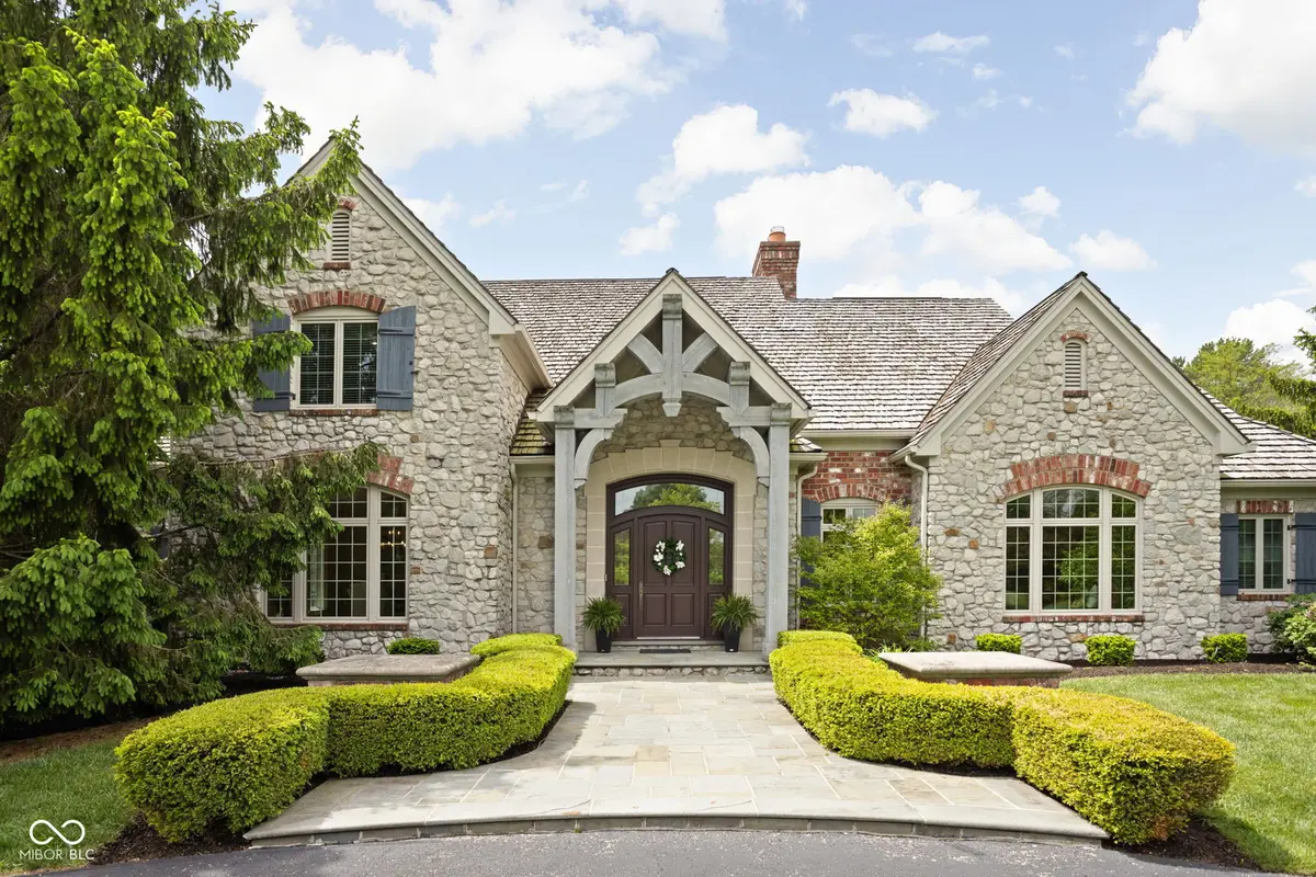 42 Monahan RD, Zionsville, IN 46077