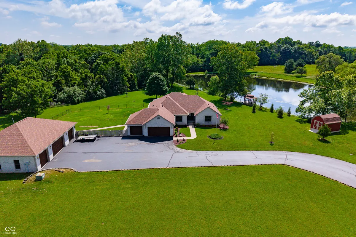 6861 S Nineveh RD, Trafalgar, IN 46181