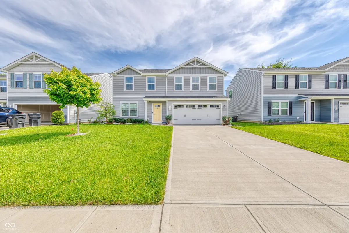 9758 Oak Grove DR, Pendleton, IN 46064