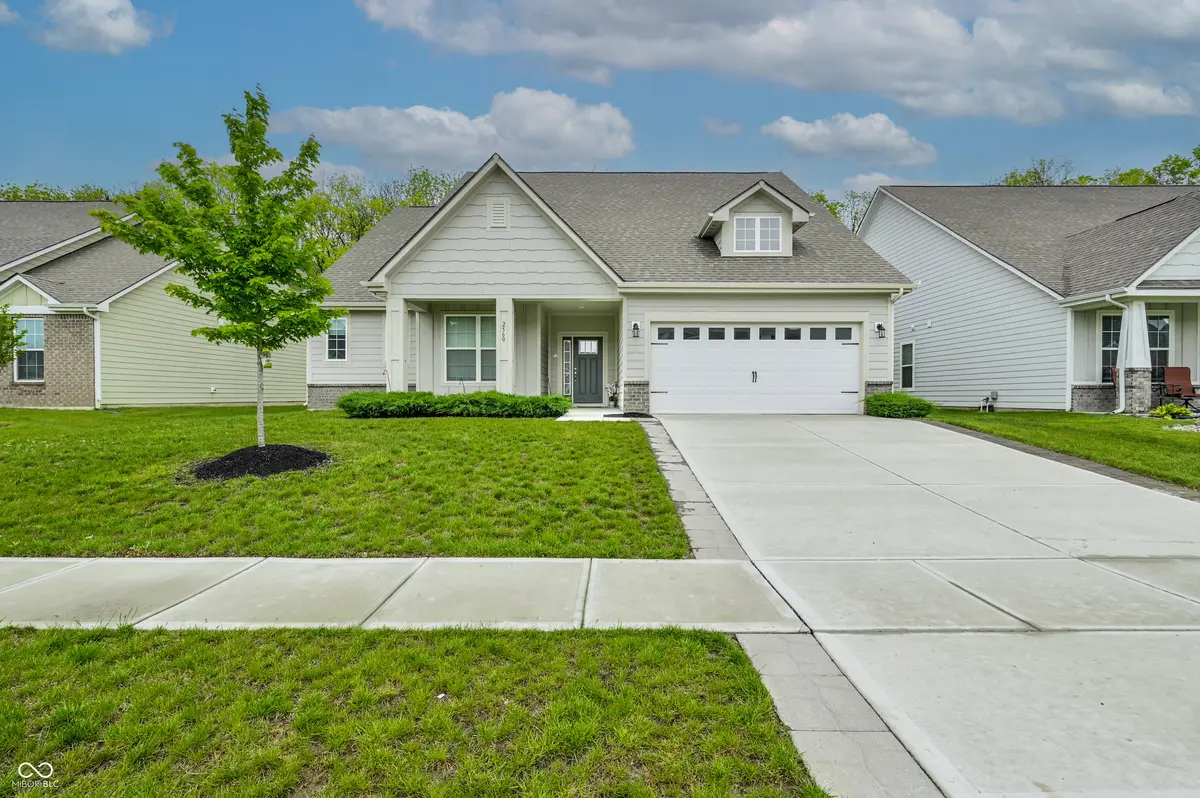 2560 Lanai LN, Greenwood, IN 46143