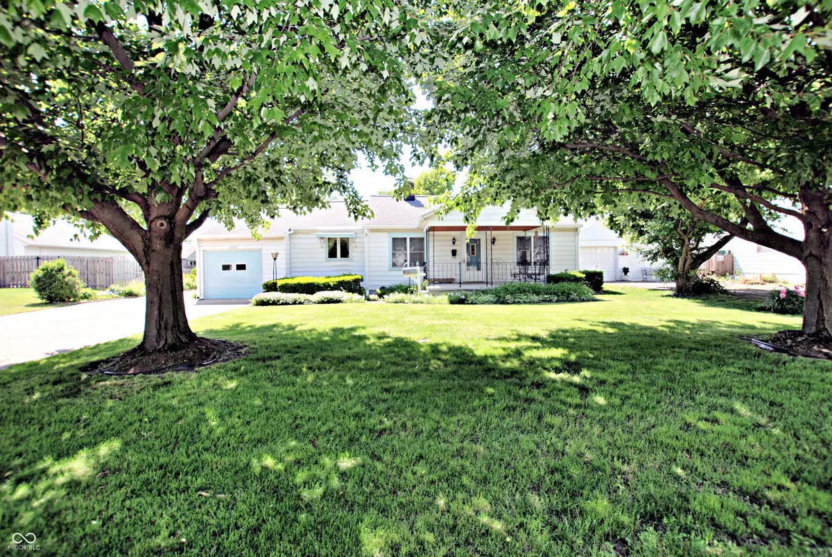 1112 N Lynhurst DR, Indianapolis, IN 46241
