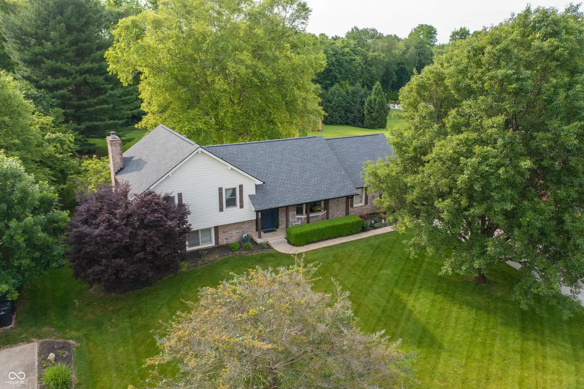 225 Southwind WAY, Greenwood, IN 46142