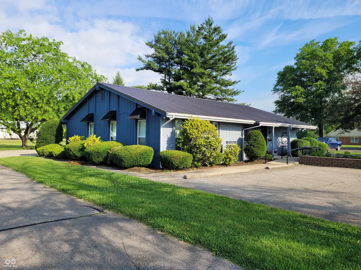 610 E 11th ST, Rushville, IN 46173