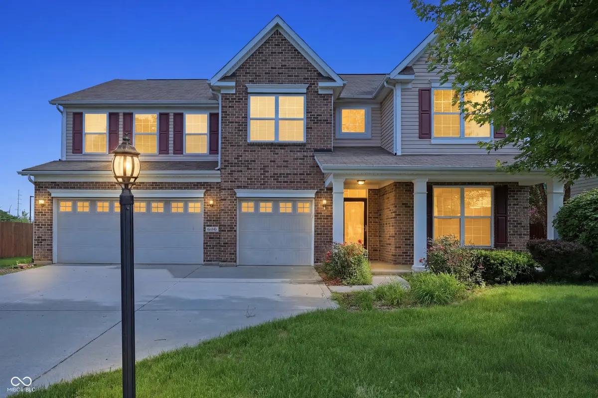8110 Eskerban DR, Avon, IN 46123