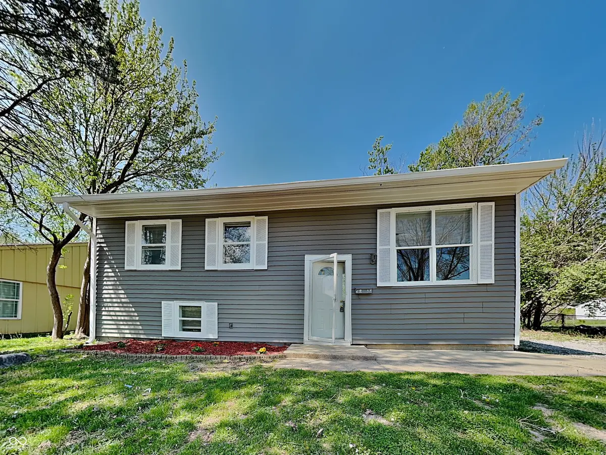 5614 Regency DR, Indianapolis, IN 46224