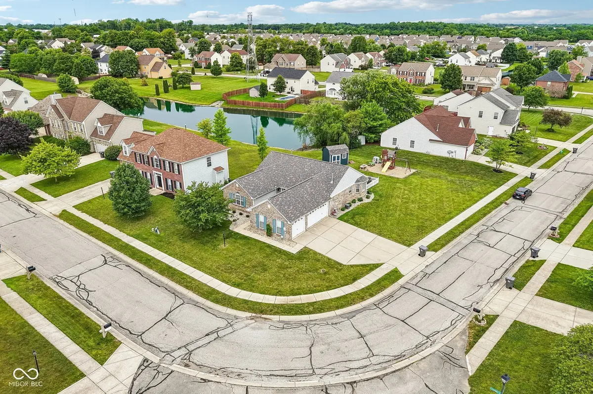 642 Crossfield DR, Indianapolis, IN 46239